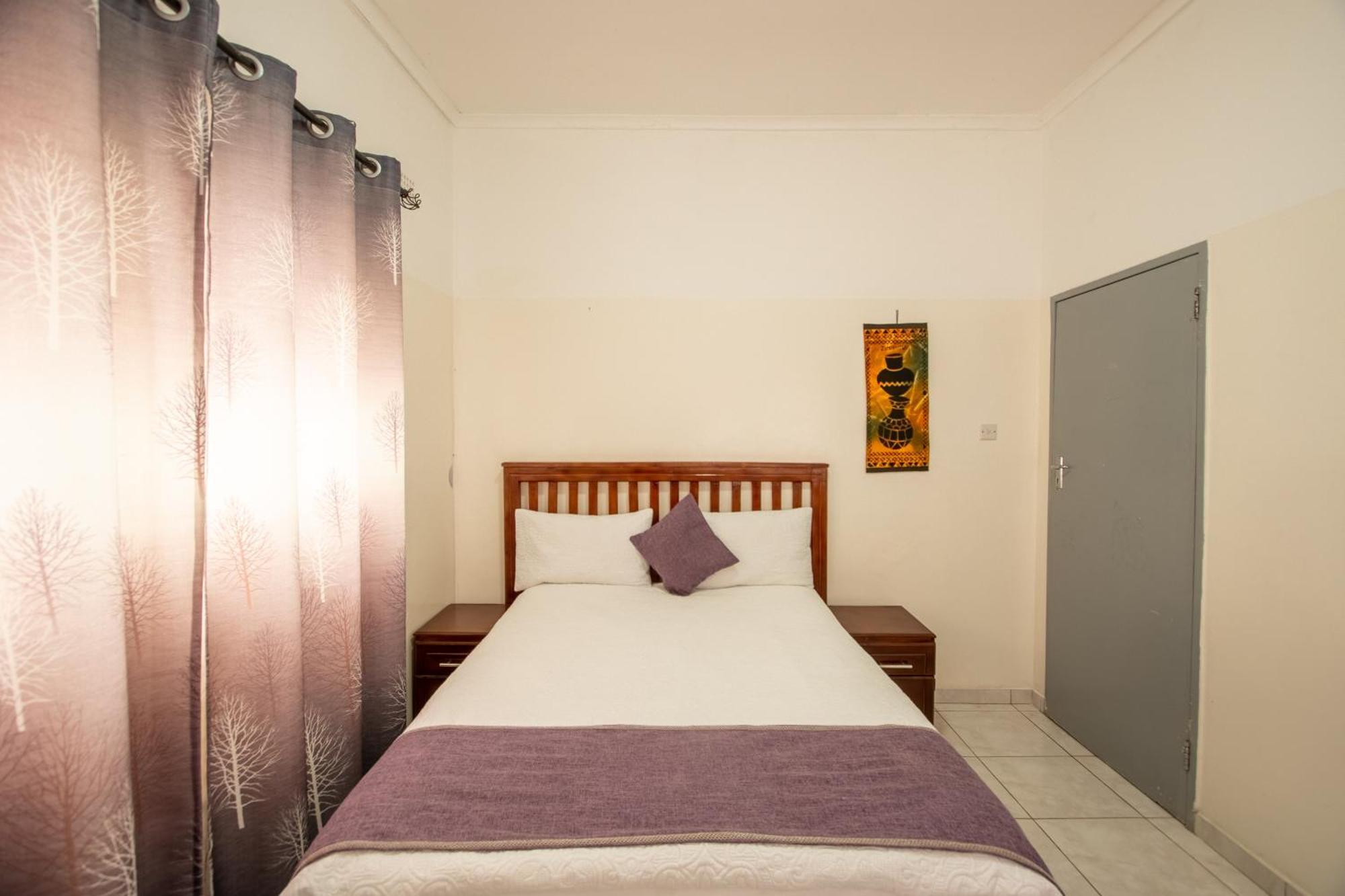 Wood Road Guest Lodge วิกตอเรียฟอลส์ ภายนอก รูปภาพ